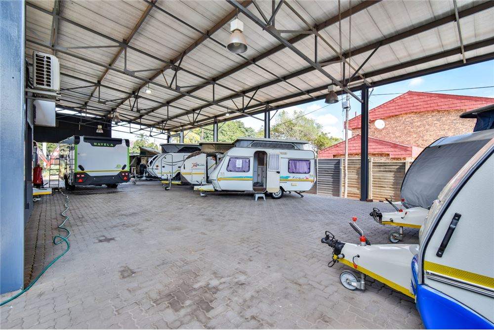 Comercial - Comercio/Tienda - Montana, Gauteng - South Africa - 6 - 1031414088-136