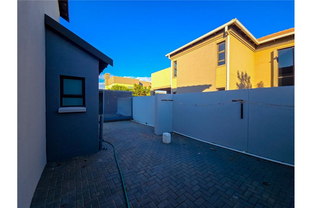 Residential - House - Zambezi Manor Lifestyle Estate, Gauteng - South Africa - 34 - 1031414140-48