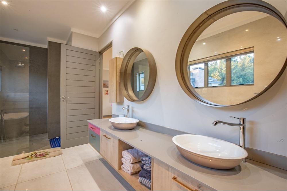 Residential - House - Waterkloof, Gauteng - South Africa - 85 - 1031414150-79