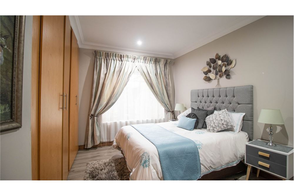 Comercial - Oficina - Queenswood, Gauteng - South Africa - 12 - 1031414013-113