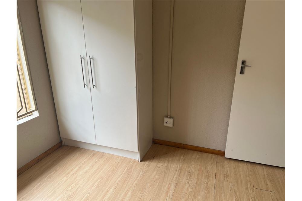 Residential - House - Danville, Gauteng - South Africa - 32 - 1031414015-774