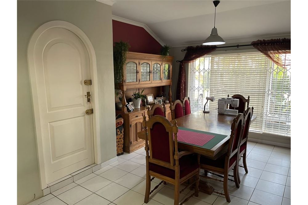 Residential - House - Umhlanga Rocks, KwaZulu Natal - South Africa - 11 - 1031465137-1