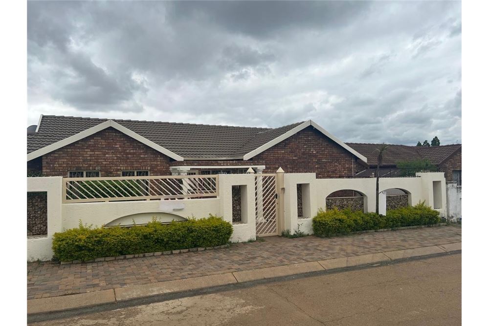 Residential - House - Danville, Gauteng - South Africa - 3 - 1031414015-774