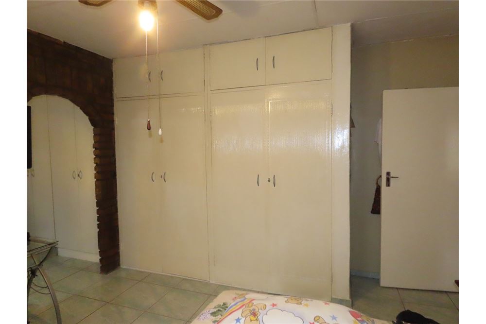 Residencial - Casa - Eersterust, Gauteng - South Africa - 29 - 1031414016-161