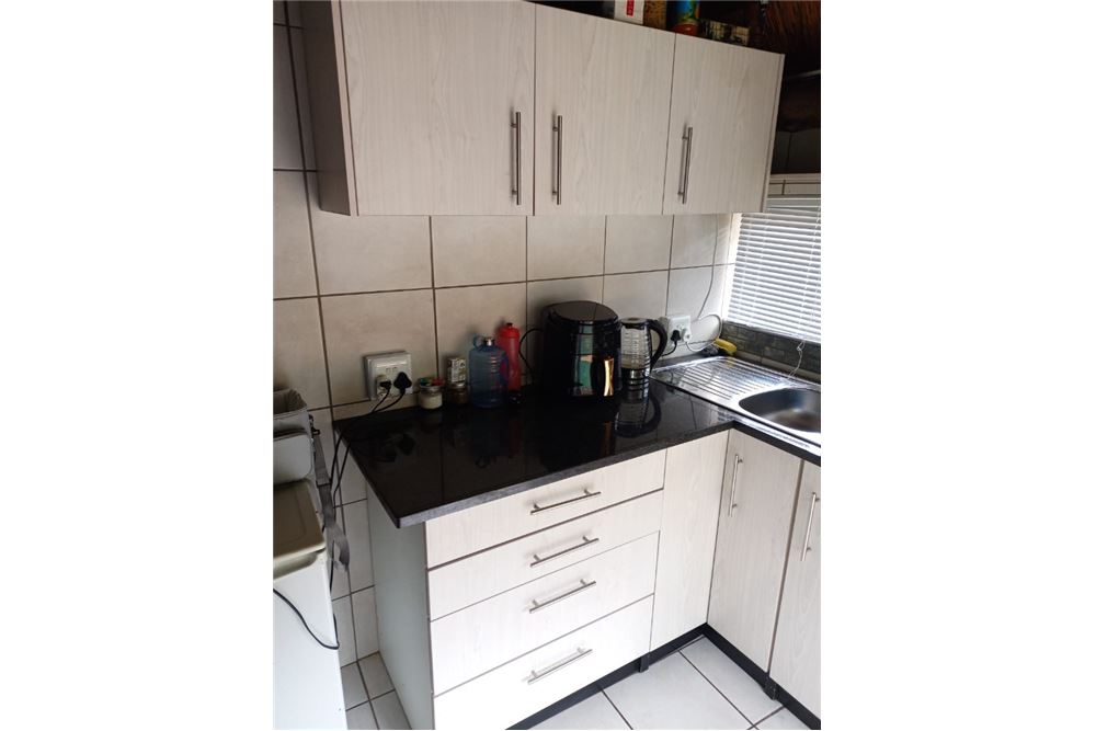 Residencial - Casa - Mountain View, Gauteng - South Africa - 24 - 1031414116-83