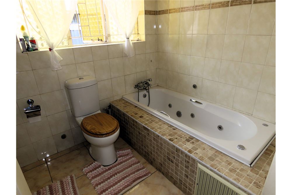 Residencial - Casa - Eersterust, Gauteng - South Africa - 26 - 1031414016-162