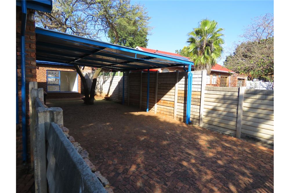 Residencial - Casa - Karenpark, Gauteng - South Africa - 26 - 1031414013-120