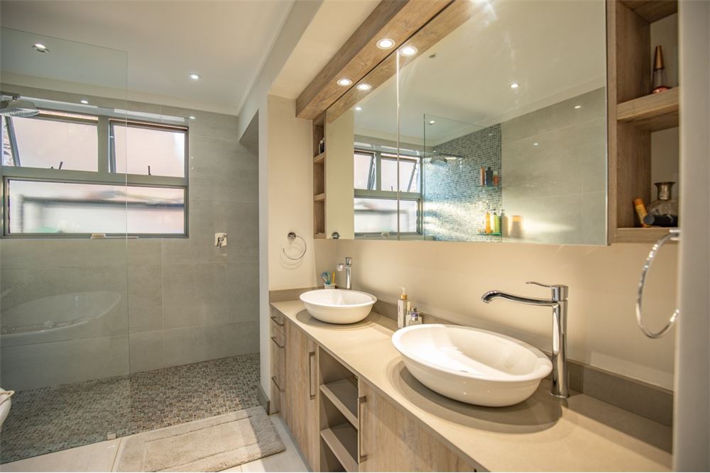 Residential - House - Waterkloof, Gauteng - South Africa - 48 - 1031414150-79