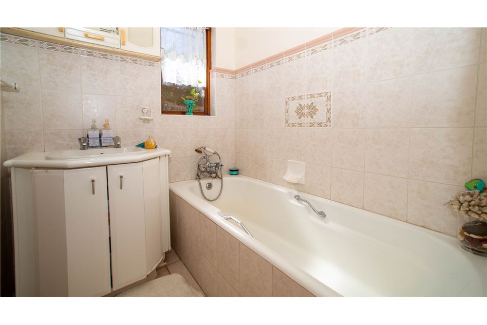 Residential - House - Umhlanga Rocks, KwaZulu Natal - South Africa - 27 - 1031465050-127