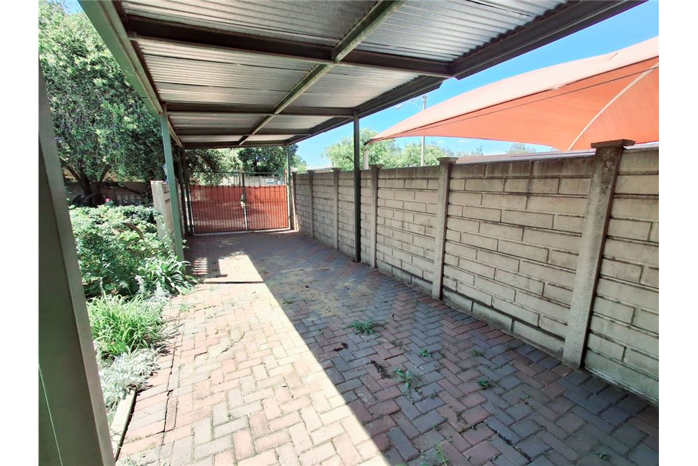 Residential - House - Vanderbijlpark SE, Gauteng - South Africa - 14 - 1031010005-15