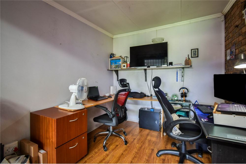 Residential - House - Waverley, Gauteng - South Africa - 33 - 1031414001-147