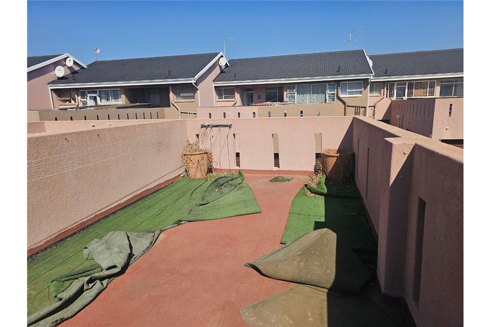 Residential - Rivitalo - Brackenhurst, Gauteng - South Africa - 26 - 1031421052-256