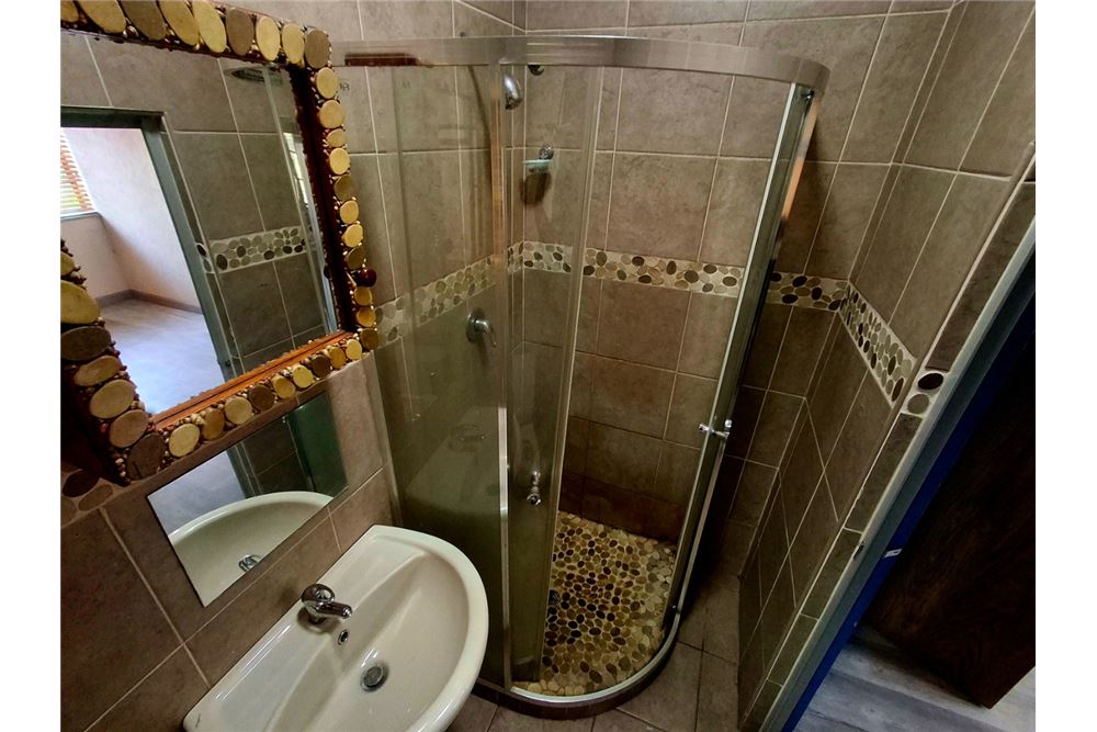 Residential - House - Vanderbijlpark SE, Gauteng - South Africa - 9 - 1031010005-15