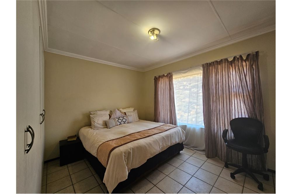 Residential Condo/Apartment Winchester Hills, Gauteng South
