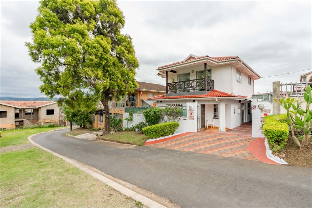 Residential - ਅਲੱਗ ਥਲੱਗ ਬਣਿਆ ਹੋਇਆ ਘਰ - Woodview, KwaZulu Natal - South Africa - 2 - 1031465033-74