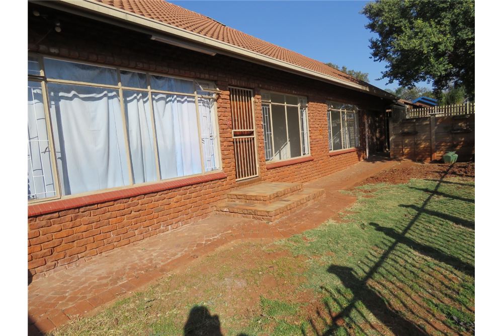 Residencial - Casa - Karenpark, Gauteng - South Africa - 2 - 1031414013-119