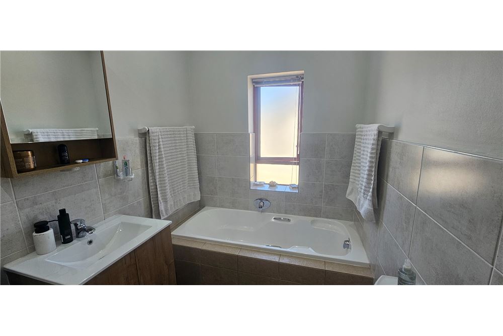 Residential - Hus - Midstream Estate, Gauteng - South Africa - 32 - 1031393069-125