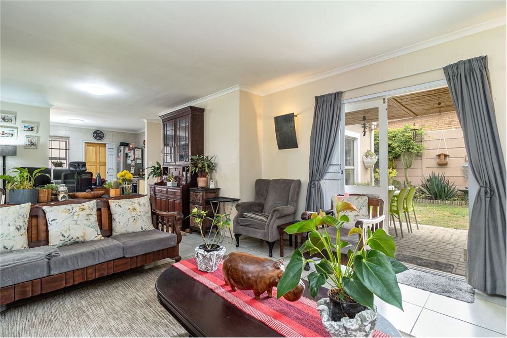 Residential - Hus - Vredekloof Heights, Western Cape - South Africa - 13 - 1031485058-18