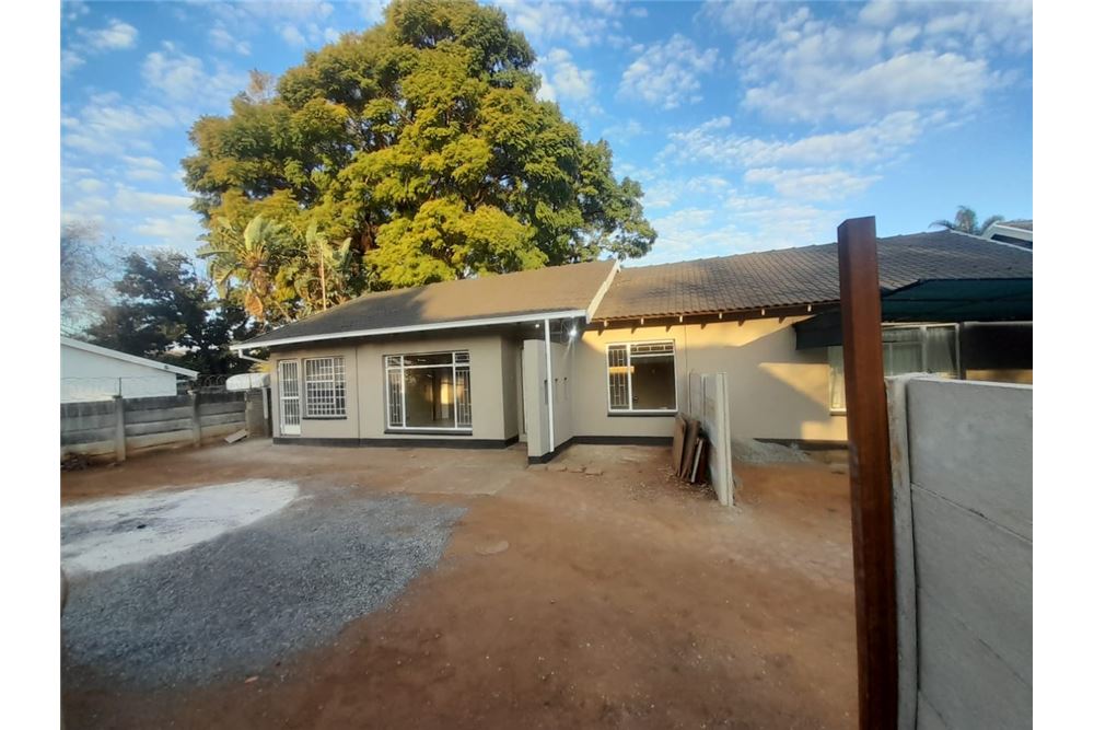 Residential House Rustenburg Central, North West South Africa