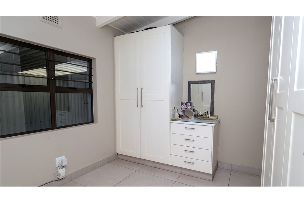 Residential - House - Glen hills, KwaZulu Natal - South Africa - 25 - 1031465115-38