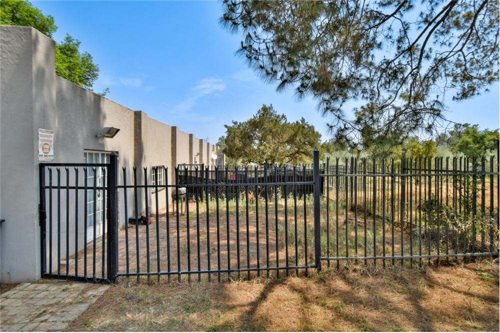 Residencial - Granja - Kameeldrift East, Gauteng - South Africa - 8 - 1031414001-140