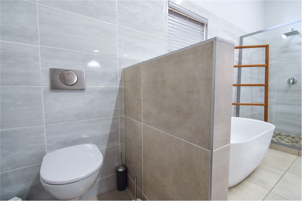 Comercial - Hostal - Kameeldrift East, Gauteng - South Africa - 54 - 1031414001-141