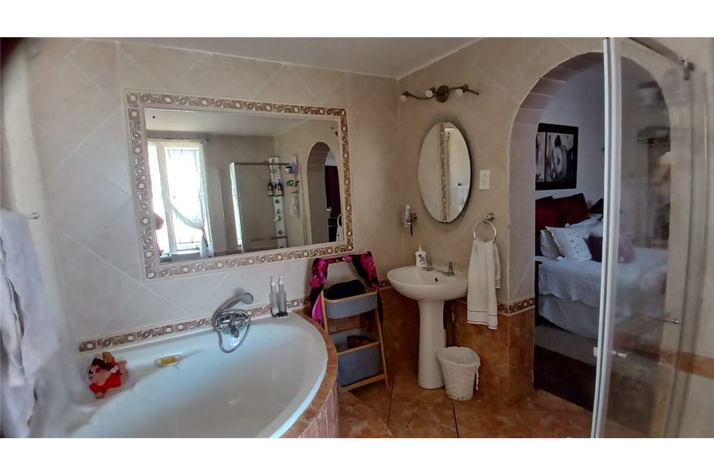 Residencial - Casa - Mountain View, Gauteng - South Africa - 52 - 1031414116-83