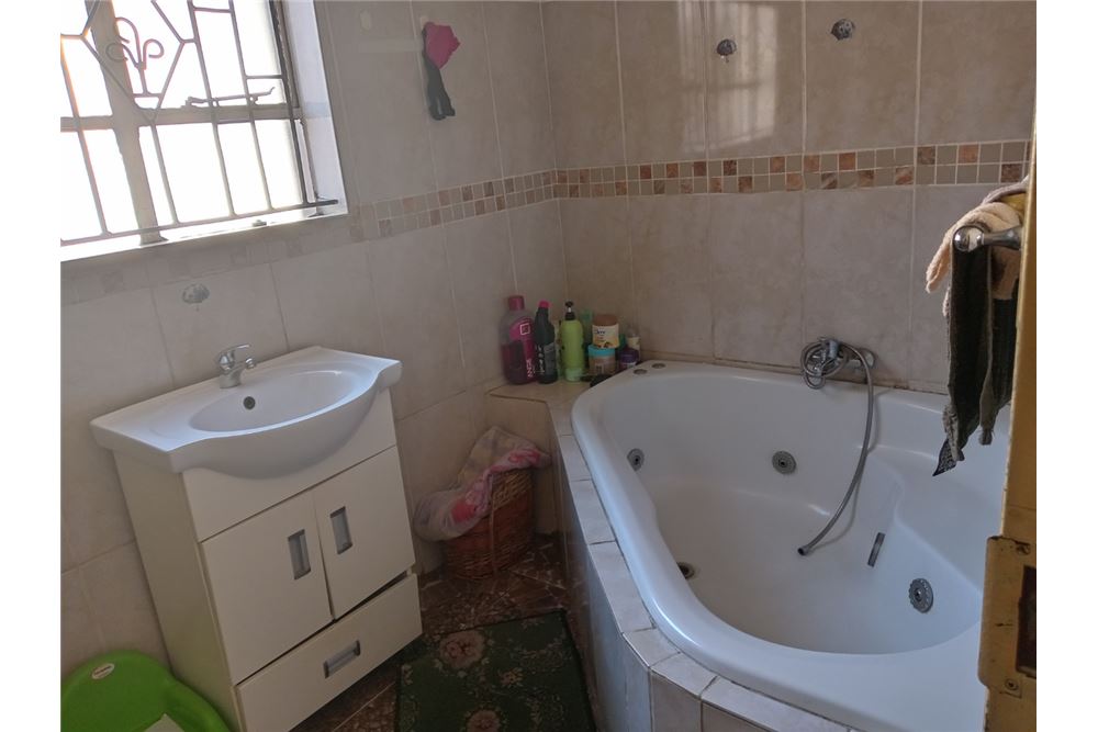 Residenziale - Casa - Rens Town, Gauteng - South Africa - 24 - 1031414015-753