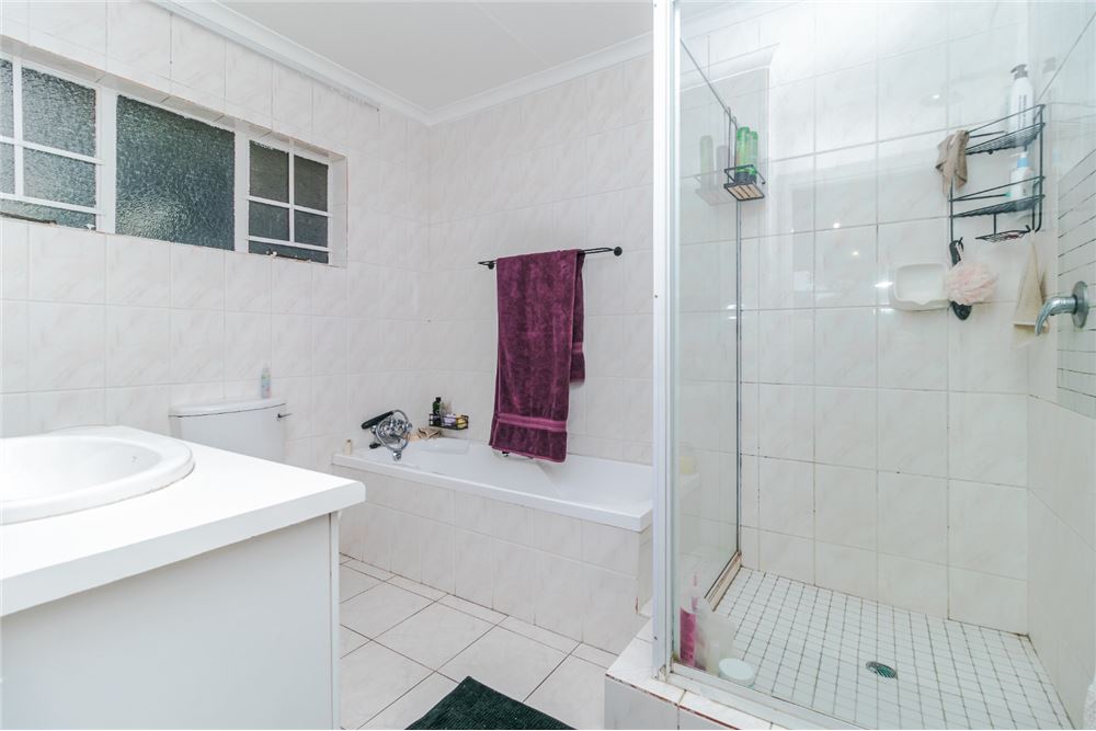 Residential - Rumah Bandar - Boskruin, Gauteng - South Africa - 20 - 1031444163-40