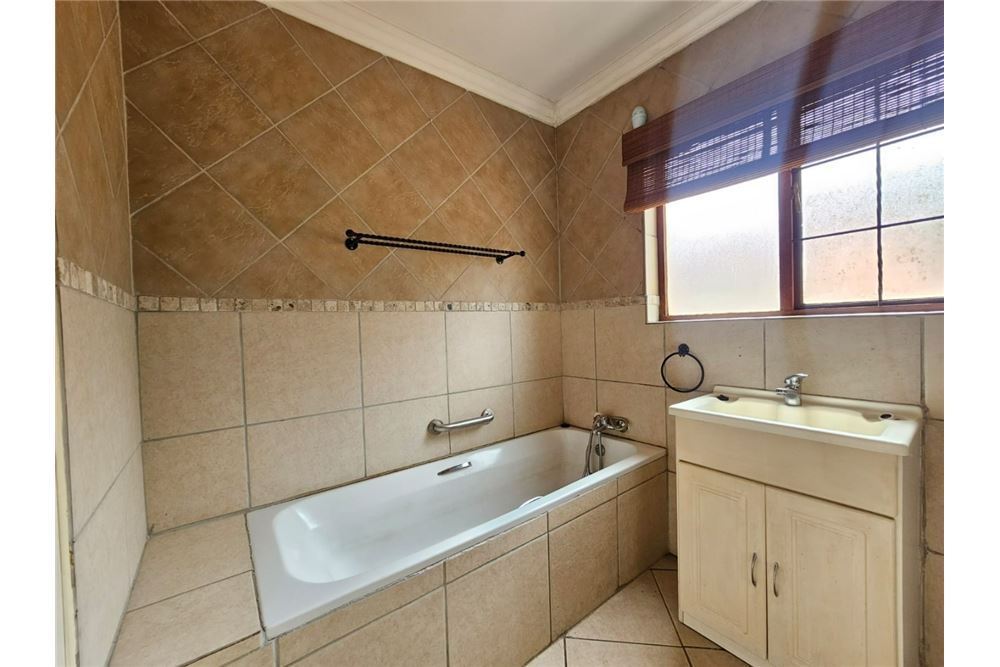 Residential - Condo/Apartment - Brits Central, North West - South Africa - 8 - 1031416034-329