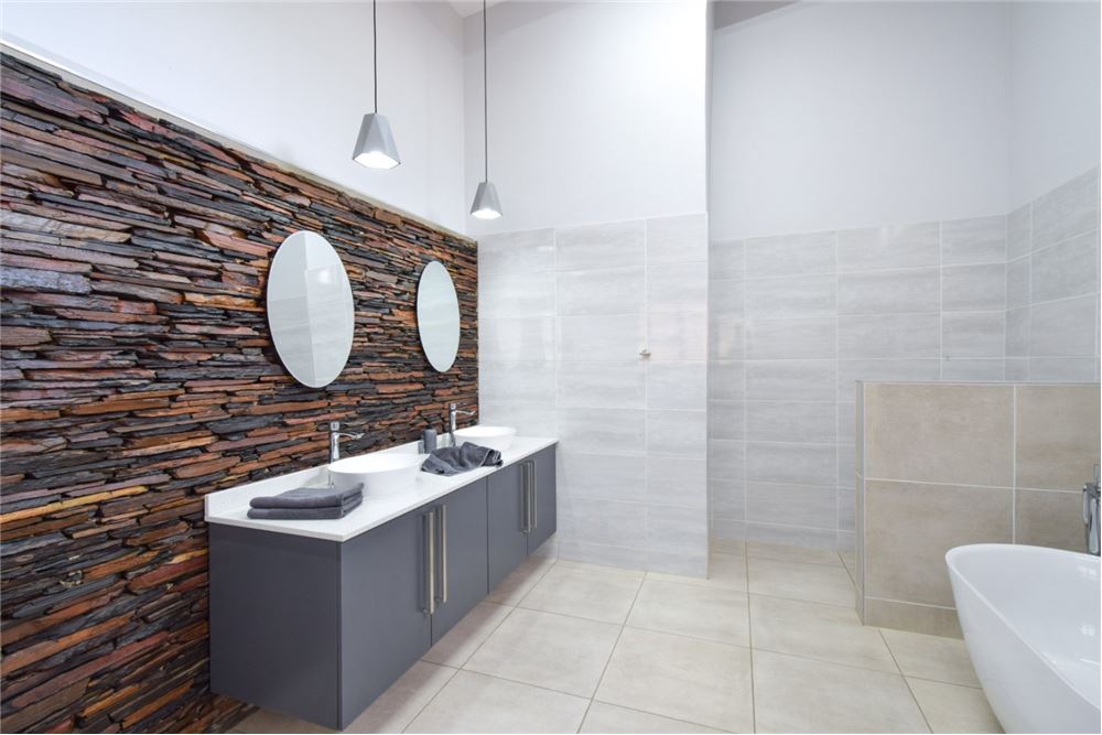 Comercial - Hostal - Kameeldrift East, Gauteng - South Africa - 52 - 1031414001-141