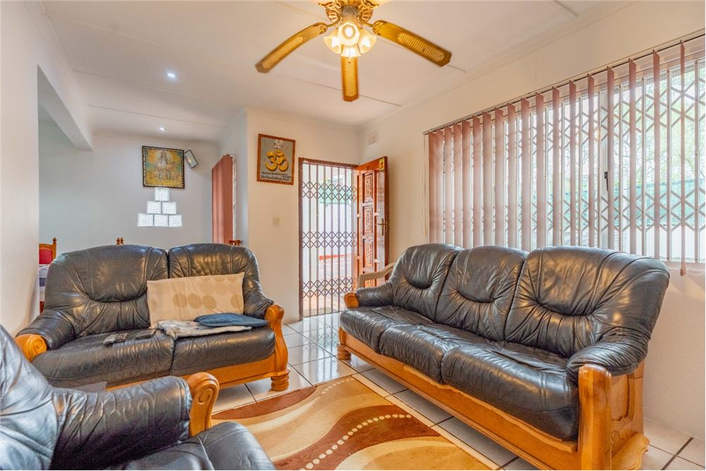 Residential - ਅਲੱਗ ਥਲੱਗ ਬਣਿਆ ਹੋਇਆ ਘਰ - Woodview, KwaZulu Natal - South Africa - 3 - 1031465033-74