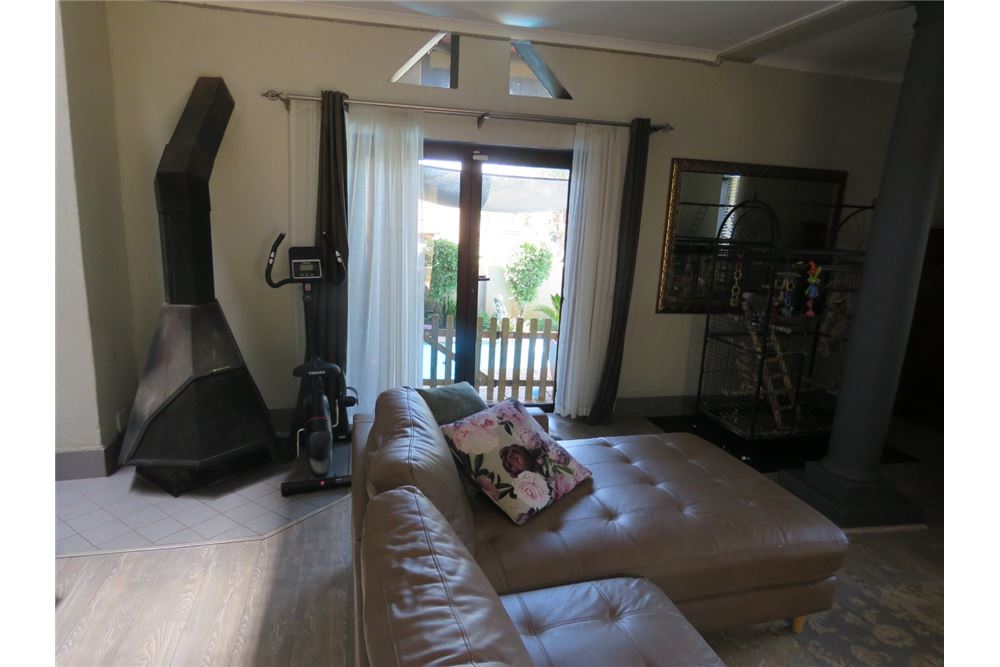 Residencial - Casa - Pretoriuspark, Gauteng - South Africa - 10 - 1031414013-127