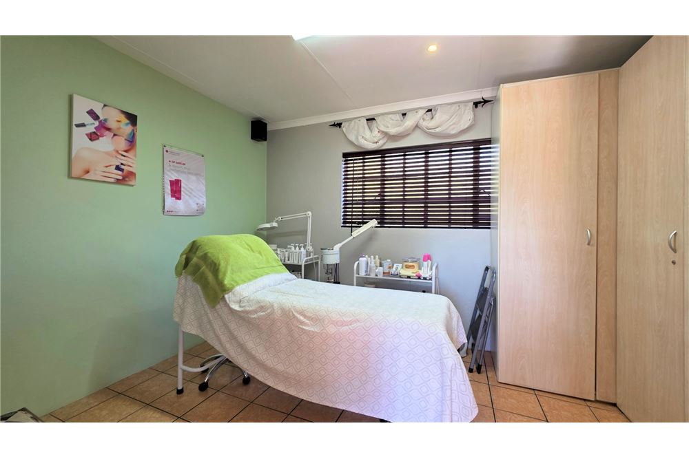 Residential - บ้านเดี่ยว - Fourways, Gauteng - South Africa - 37 - 1031393037-387