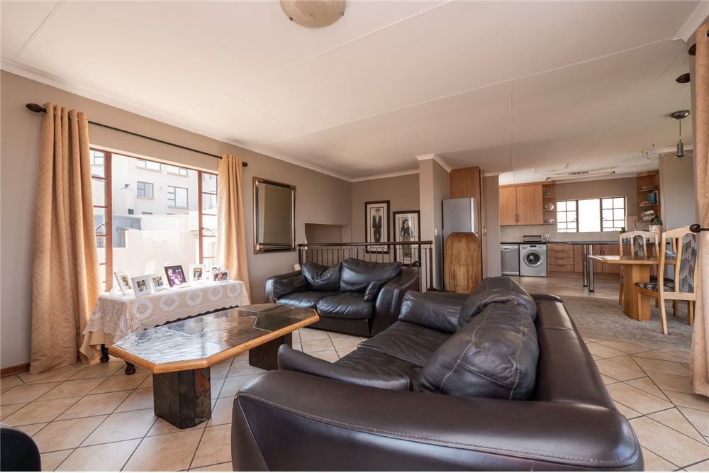 Residential - Bahay - Bassonia Rock, Gauteng - South Africa - 6 - 1031421027-747