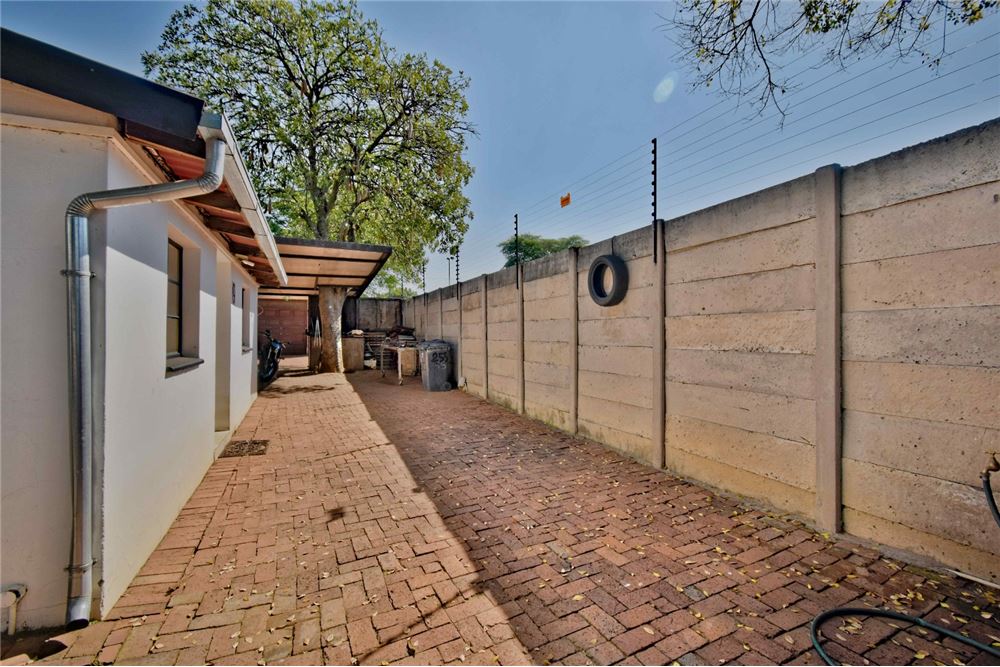 Comercial - Comercio/Tienda - Pretoria North, Gauteng - South Africa - 30 - 1031414001-131