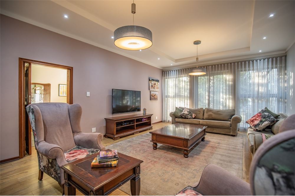 Residential - House - Waterkloof, Gauteng - South Africa - 31 - 1031414150-79