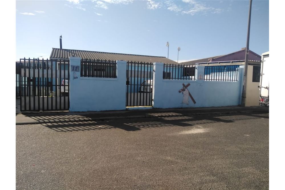 Residential House Hanover Park, Western Cape South Africa 103132702015 , RE/MAX Global