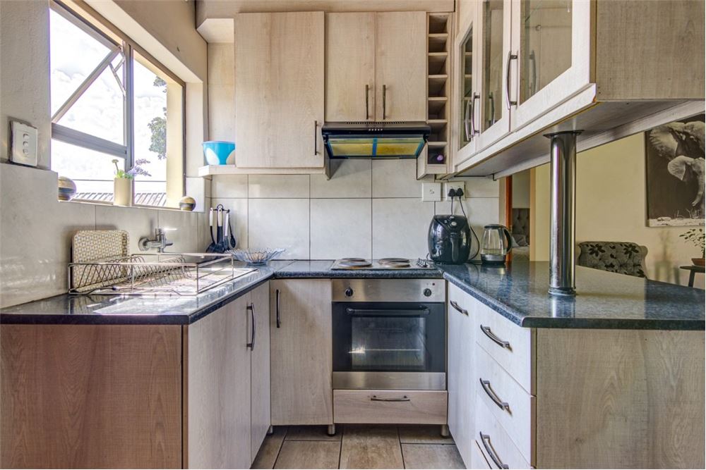 Residential - ਅਲੱਗ ਥਲੱਗ ਬਣਿਆ ਹੋਇਆ ਘਰ - Norkem Park, Gauteng - South Africa - 24 - 1031439089-19