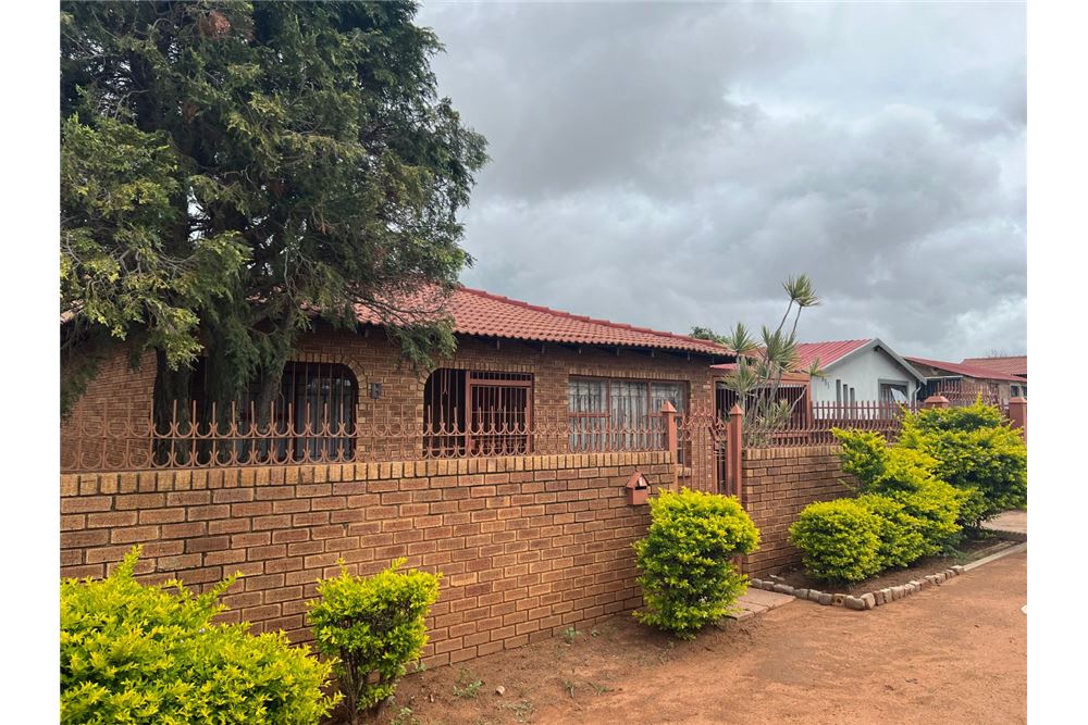 Residential - House - Soshanguve L, Gauteng - South Africa - 5 - 1031414015-772