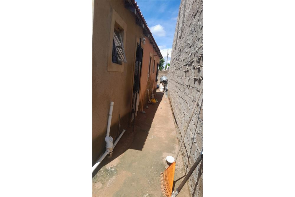 Residential - House - Soshanguve X, Gauteng - South Africa - 11 - 1031414015-771