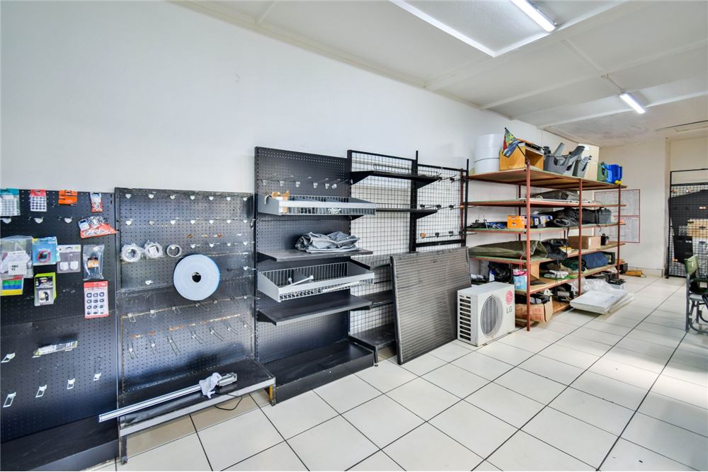 Comercial - Comercio/Tienda - Montana, Gauteng - South Africa - 9 - 1031414088-136