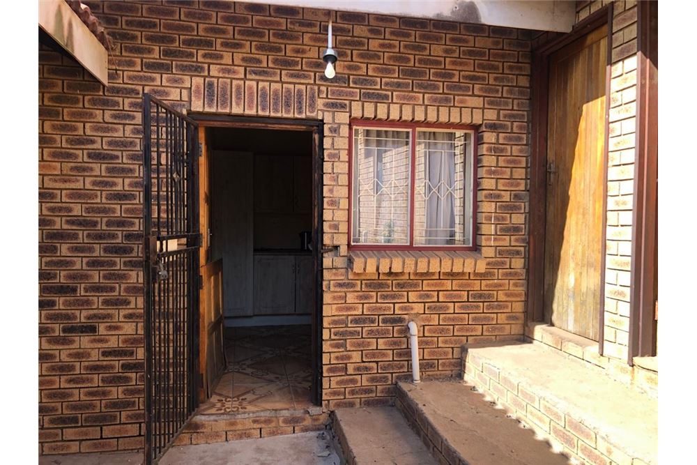Residential - House - Mabopane, Gauteng - South Africa - 11 - 1031414106-218