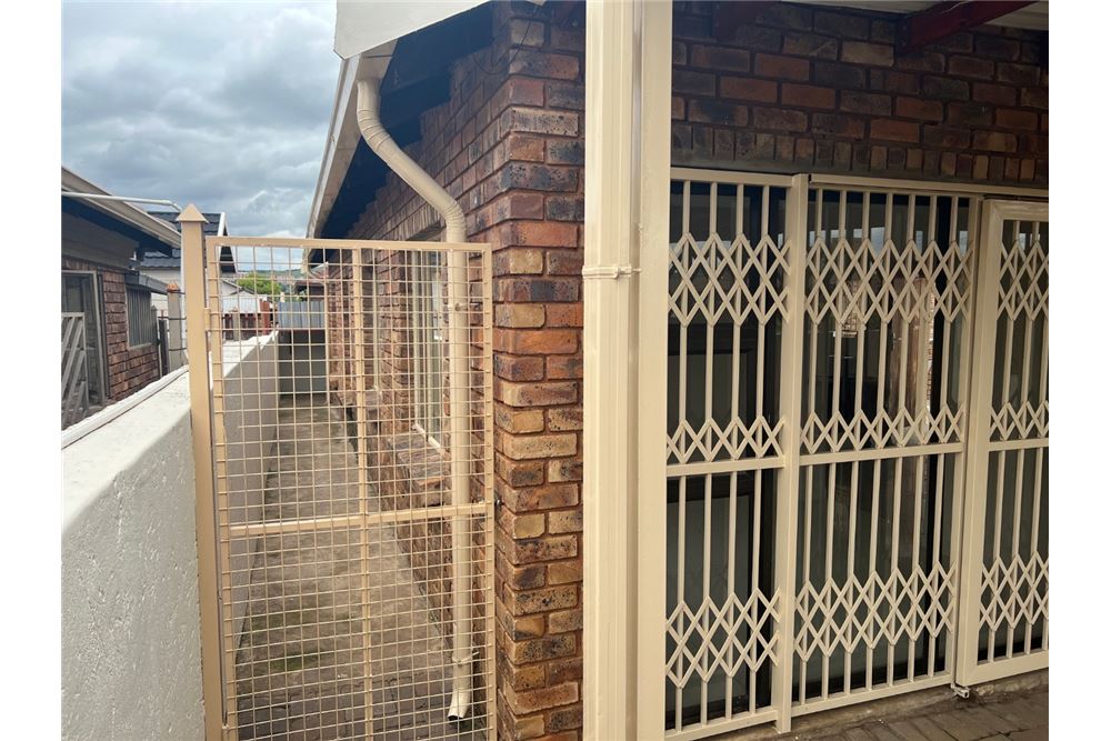 Residential - House - Danville, Gauteng - South Africa - 35 - 1031414015-774