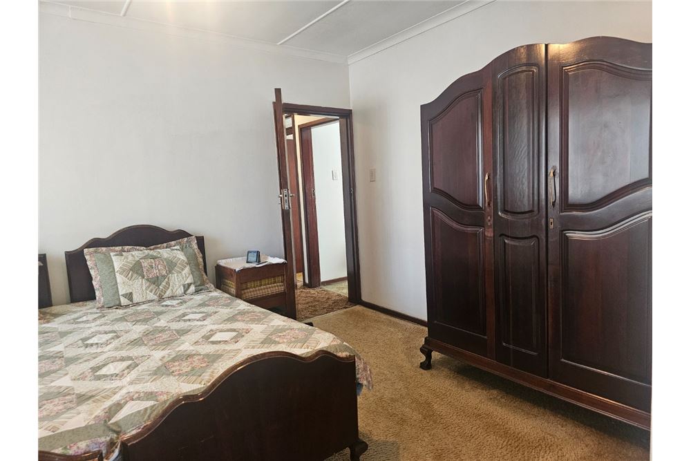 Residential - ਅਲੱਗ ਥਲੱਗ ਬਣਿਆ ਹੋਇਆ ਘਰ - Greenwood Park, KwaZulu Natal - South Africa - 14 - 1031465025-211