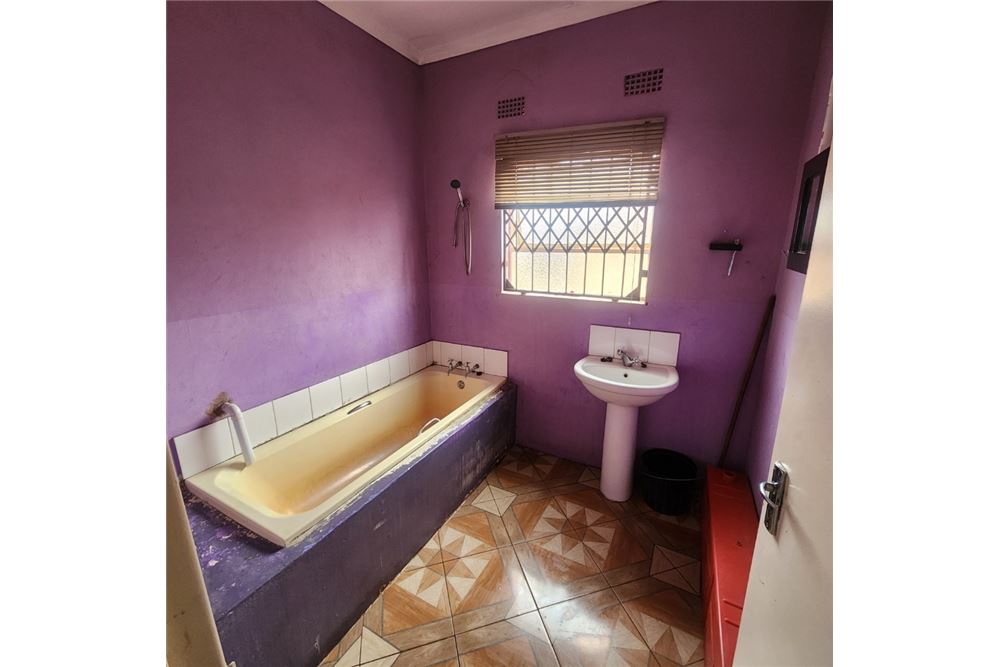 Residential - हाउस - Eldorado Park, Gauteng - South Africa - 14 - 1031421040-76