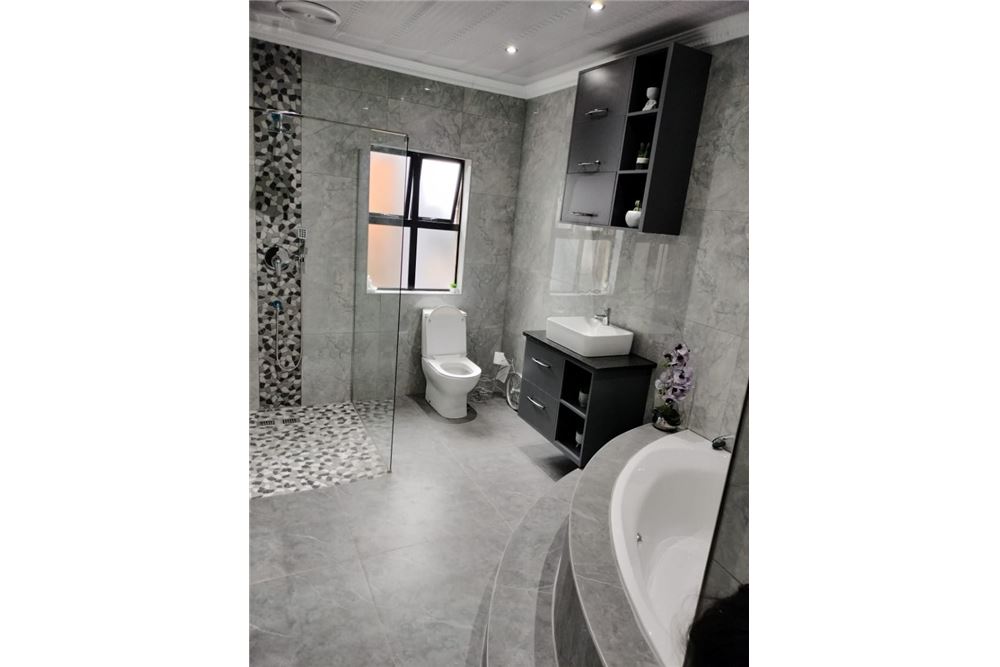 באזור מגורים - בית פרטי - Bombay Heights, KwaZulu Natal - South Africa - 19 - 1031436123-59