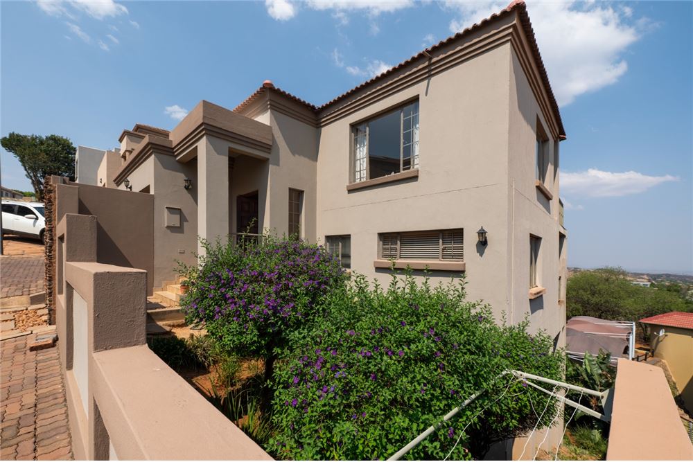 Residential - Bahay - Bassonia Rock, Gauteng - South Africa - 2 - 1031421027-747