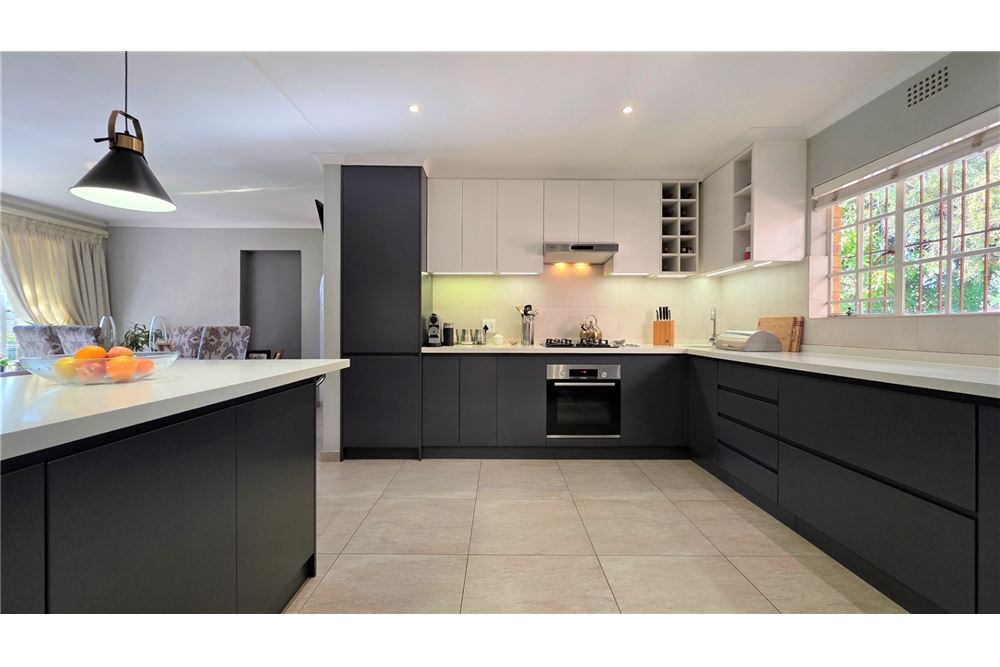 Residential - บ้านเดี่ยว - Fourways, Gauteng - South Africa - 4 - 1031393037-387