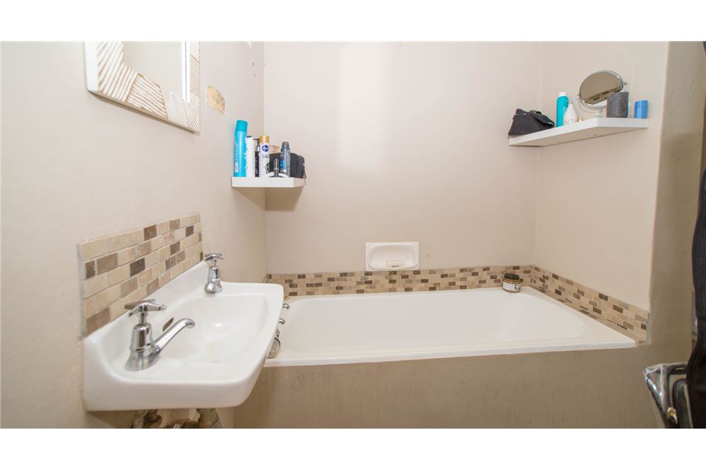 Residential - House - Durban North, KwaZulu Natal - South Africa - 24 - 1031465016-298